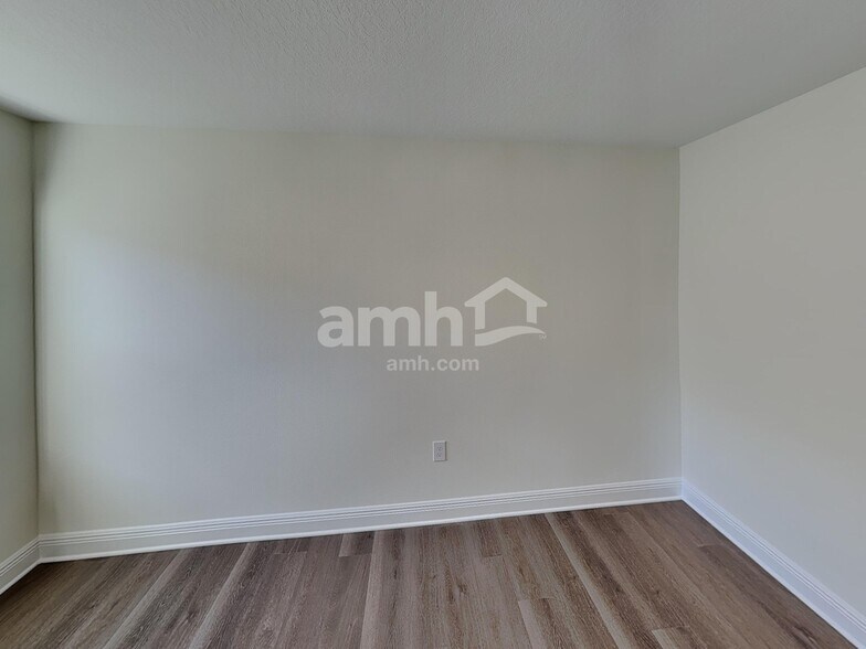 Building Photo - 5969 Sycamore Pl St