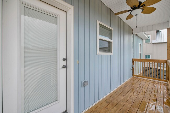 Building Photo - 486 Beatrice Point Rd