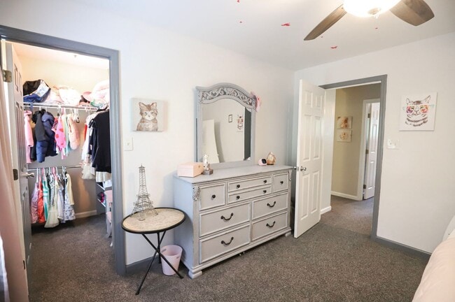 Building Photo - 5804 Lanatte Ln