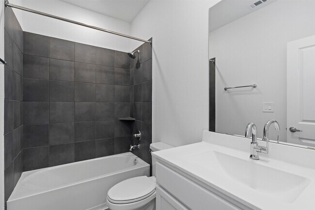Building Photo - 906 Golden Willow Ln