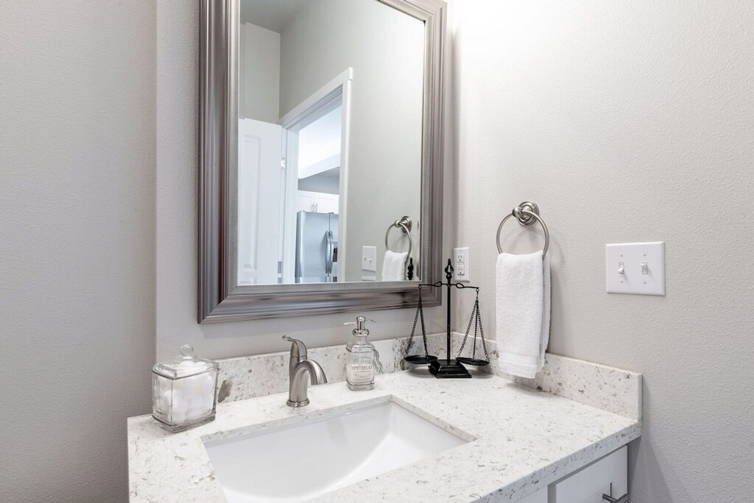 Building Photo - 624 E 32nd St