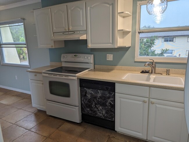 Building Photo - 3135 Shady Dell Ln