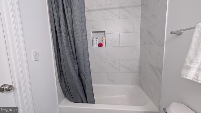 Building Photo - 2253 Papermill Rd