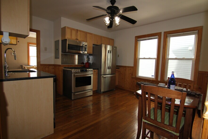 Building Photo - 137 Marcella St
