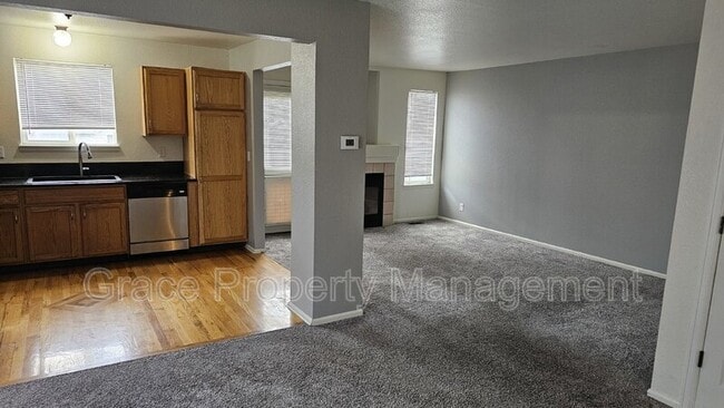 Building Photo - 502 W 91st Dr