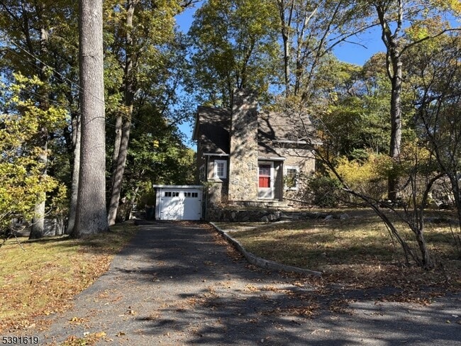 Building Photo - 211 Washington St