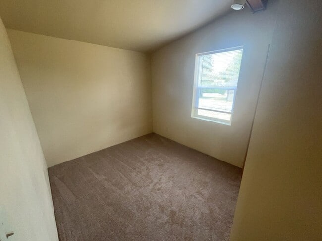 Building Photo - 3-Bedroom home on quiet Myrtle Town street