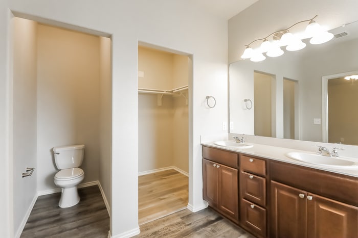 Building Photo - 7407 Wolf Creek Ln