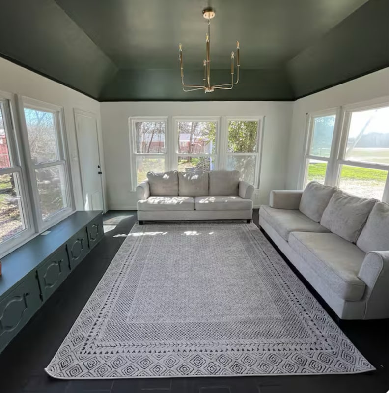 Building Photo - 1000 E Walnut St