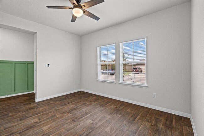 Building Photo - 20221 Heinrich Ln