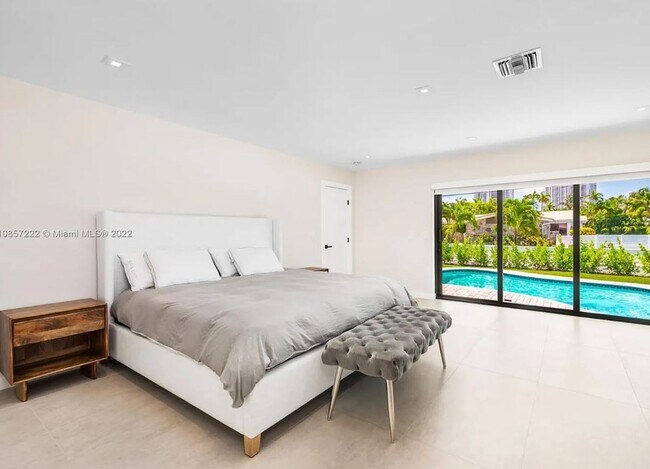 Building Photo - 536 Hibiscus Dr