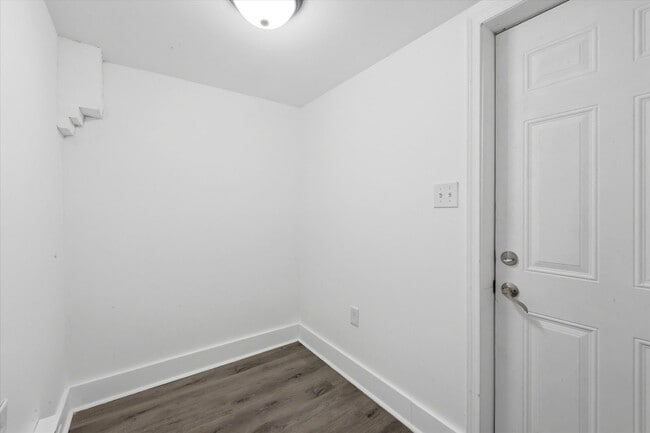 Building Photo - 2BR/3BA House | Central AC | Fast Approval