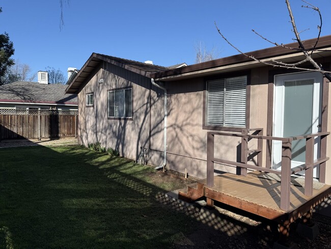 Building Photo - Like New 4 Bedroom, 2 Bathroom Duplex with...