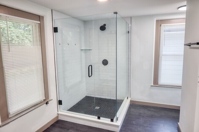 Building Photo - 1121 N Dearborn St