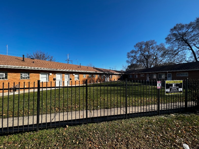 Building Photo - 9136 S Anthony Ave