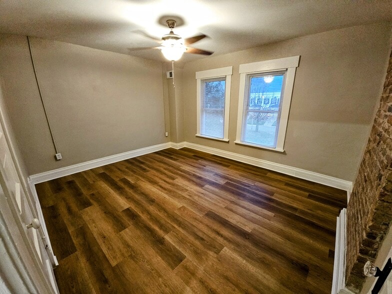 Main Bedroom - 215 Dakota Ave