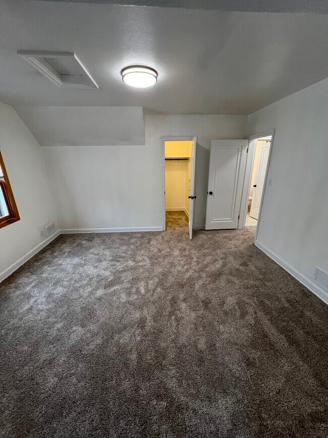 Building Photo - 2302 2nd Ave N