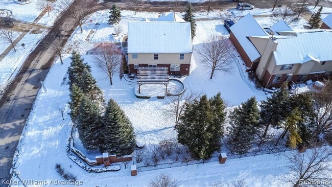 Building Photo - 24975 Bloomfield Ct