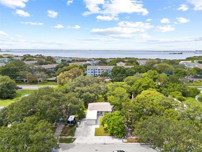 Building Photo - 6327 S Renellie Ct