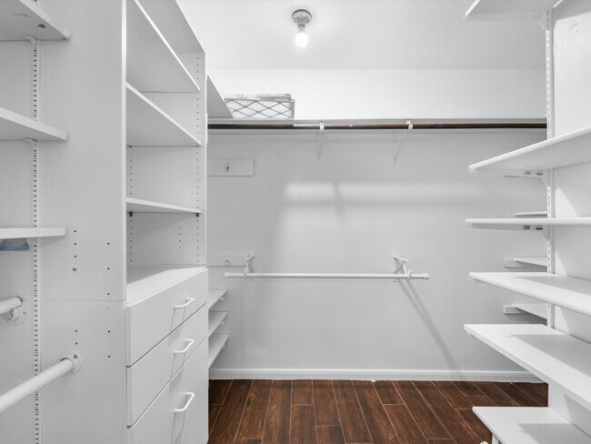 Building Photo - 9006 Donys Dr