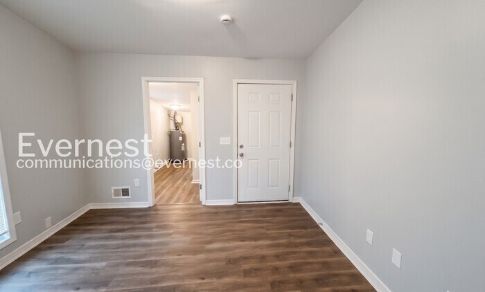 Building Photo - 3024 Pasadena Dr