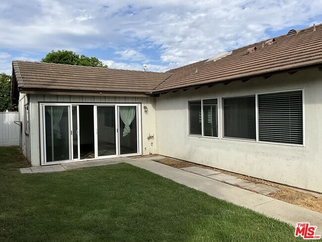 Building Photo - 9522 Telhan Dr