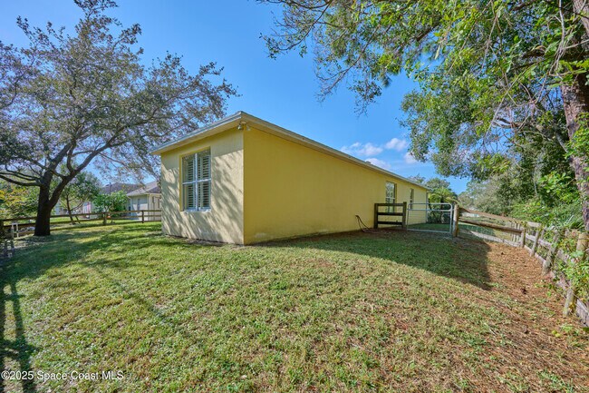 Building Photo - 9086 107th Ct