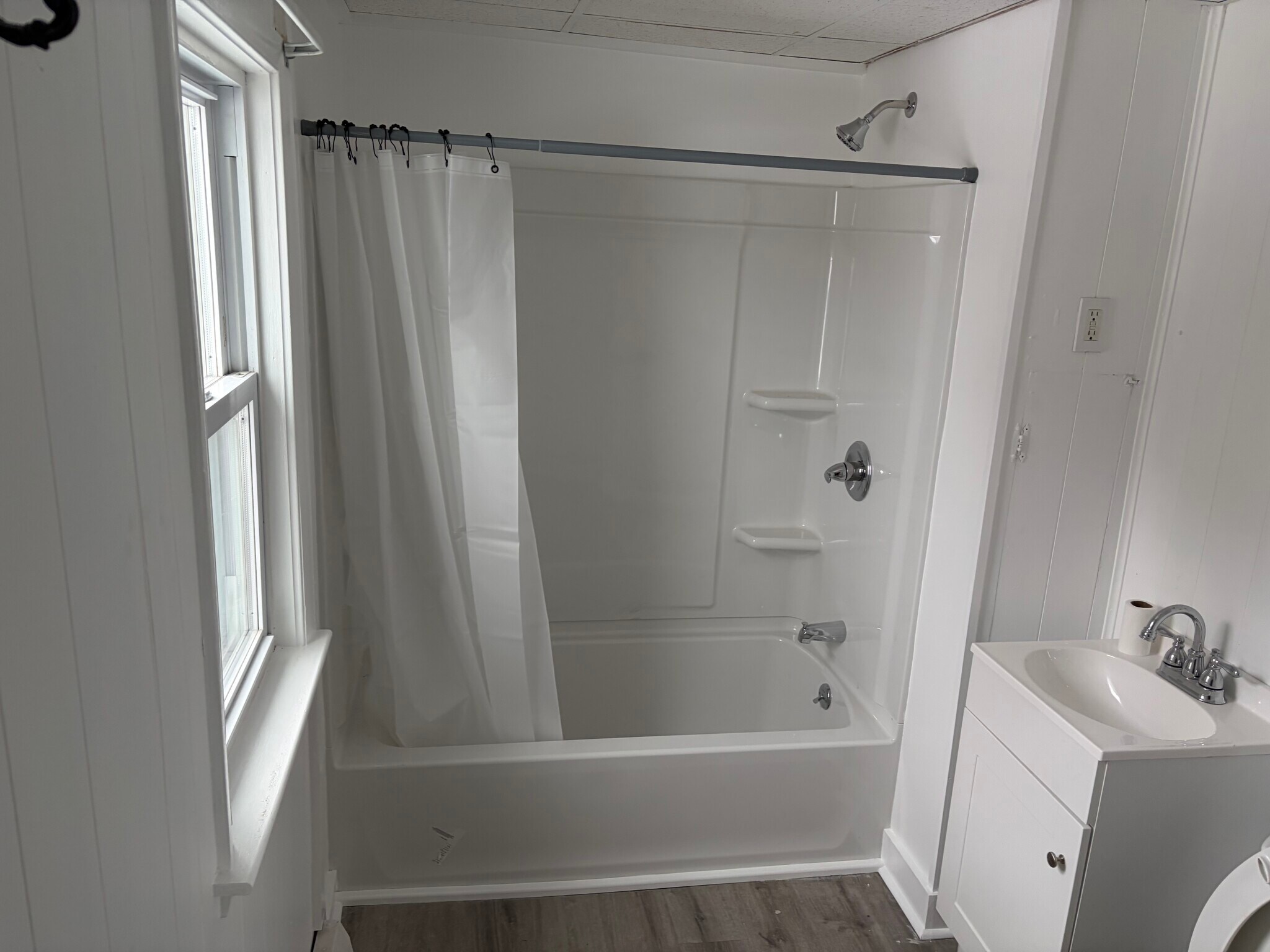 Bathroom - 164 Veranda St