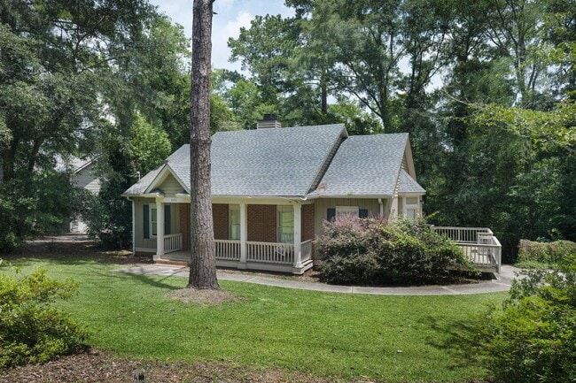 Building Photo - 680 Herring Dr