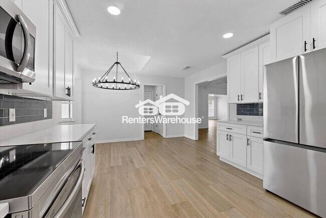 Building Photo - Completely Refreshed Plano Home Ready for ...