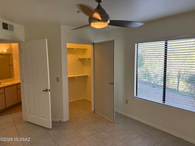 Building Photo - 5751 N Kolb Rd