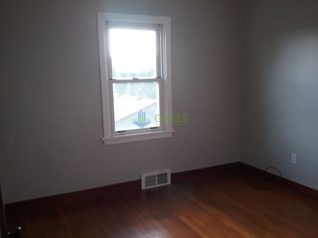 Building Photo - House for rent in the heart of Oakmont