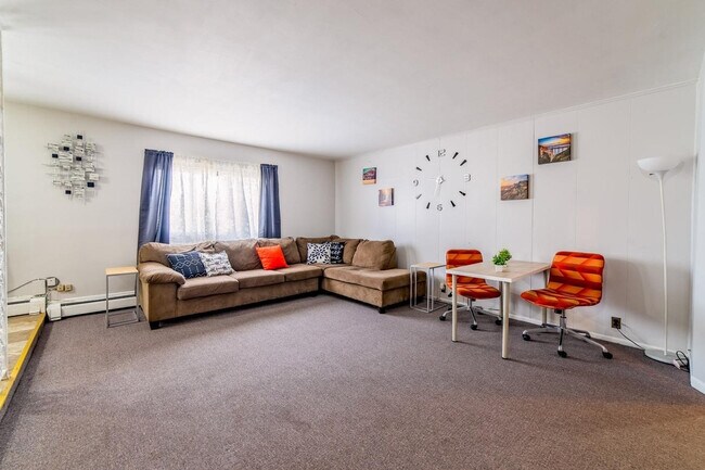 Building Photo - 18732 Dix Toledo Rd