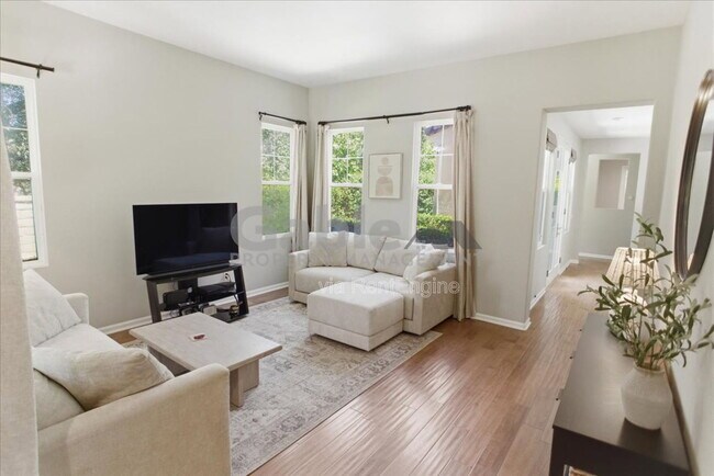 Building Photo - 26882 Greenleaf Ct