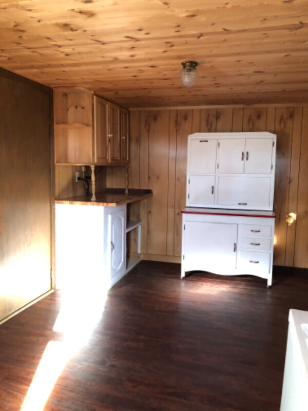 Building Photo - 429 Hollywood Church Rd