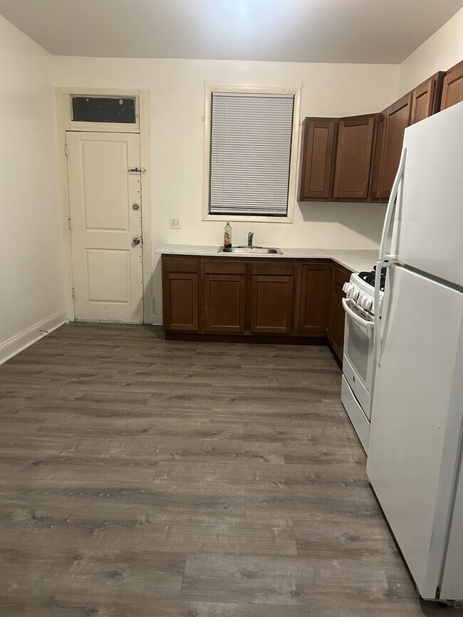 Primary Photo - 1660 Normal Ave