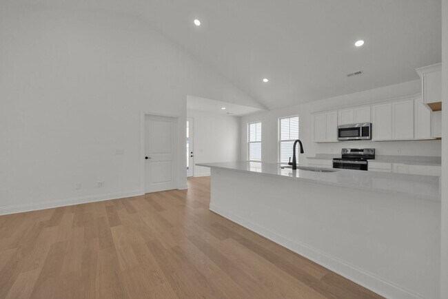 Building Photo - 6579 Elizabeth Ann Wy
