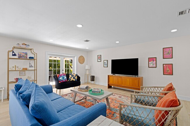 Building Photo - 486 NW 1st St