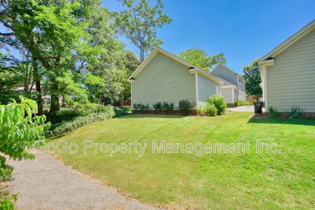 Building Photo - 305A Old Buncombe Rd