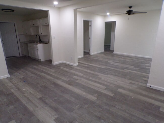 Building Photo - Great redo across the street form Pat Henry Elementary School