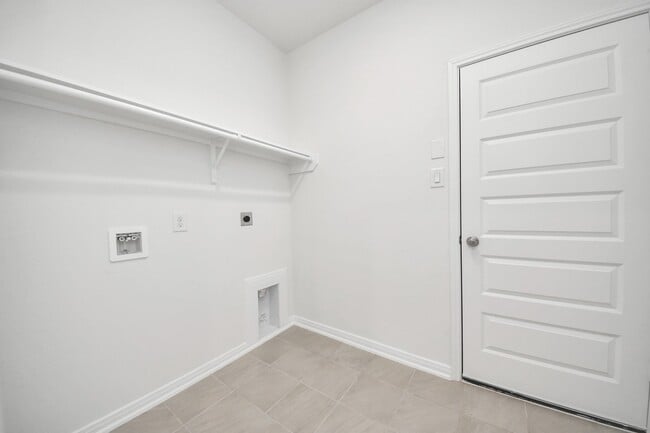 Building Photo - 18211 Dahlia Dale Dr