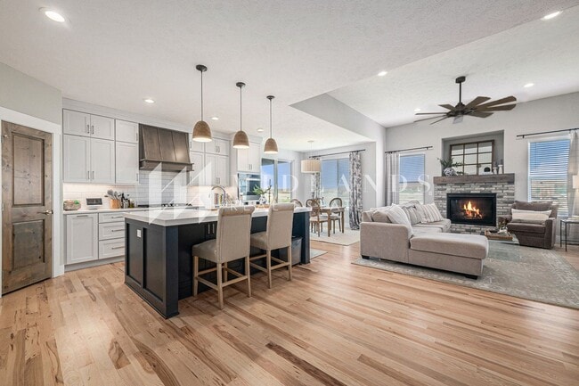 Building Photo - Belterra Beauty!