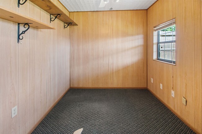 Building Photo - 2417 Hedgerose Ln