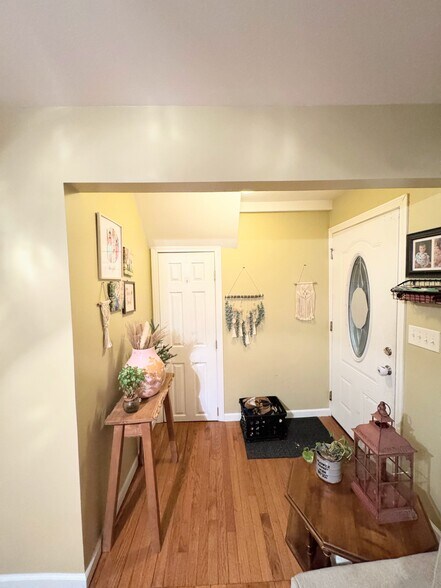 Building Photo - 36 Fowler St