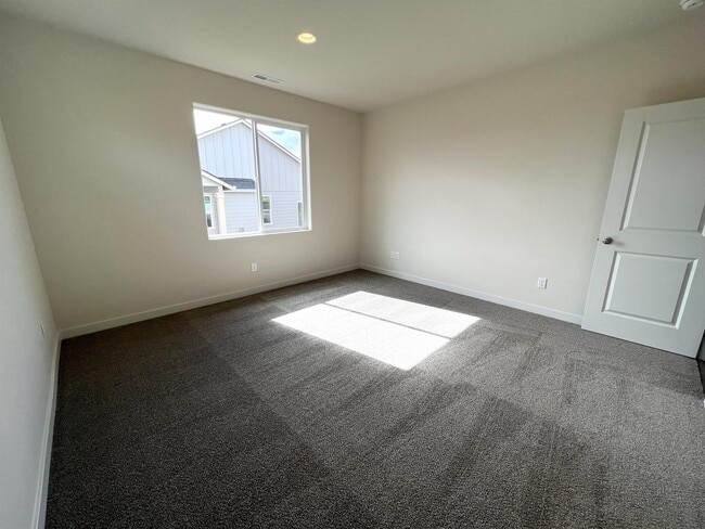 Building Photo - 1650 Dragon Tail Pl