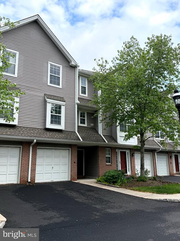 Building Photo - 128 S Barrow Pl