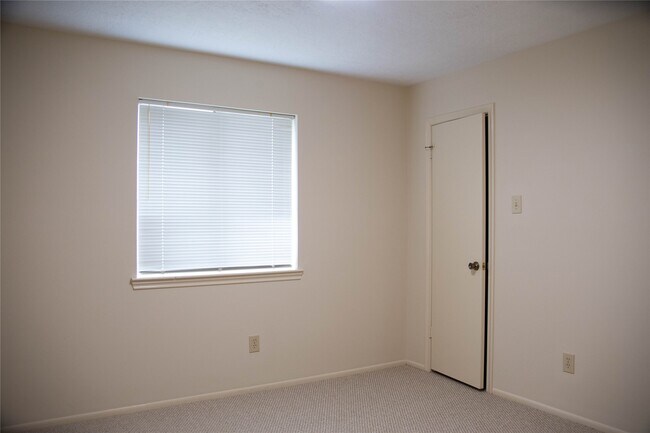 Building Photo - 13214 Ensley Wood Dr