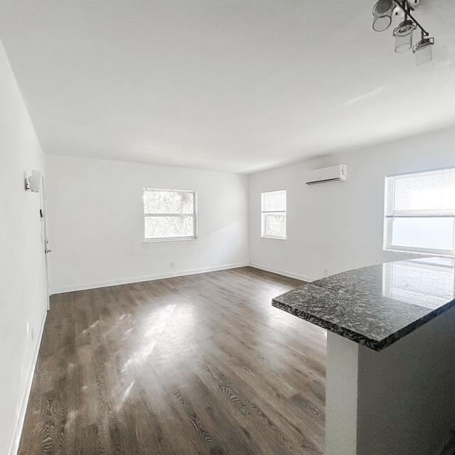 Building Photo - 23 S Lakeside Dr