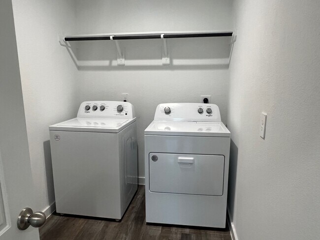 Building Photo - 1107 Fringed Bluestar Dr