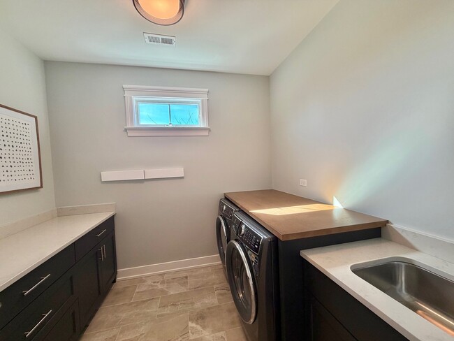 Building Photo - 4524 Sterling Rd